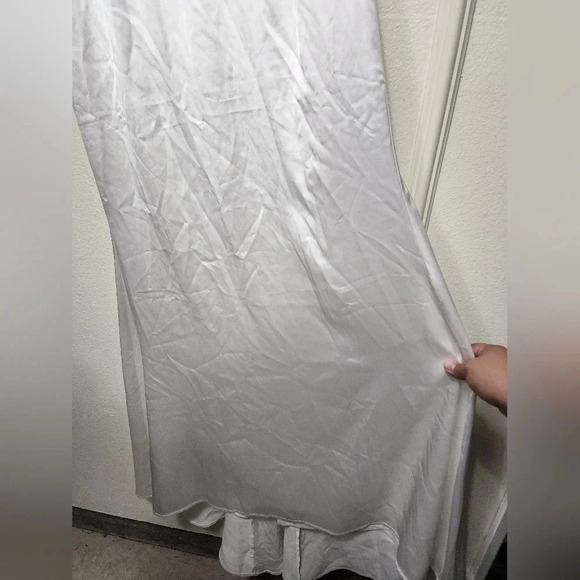 Lulus Lovely Endearment White Satin Sleeveless Backless Maxi Dress Wedding - Picture 8 of 11